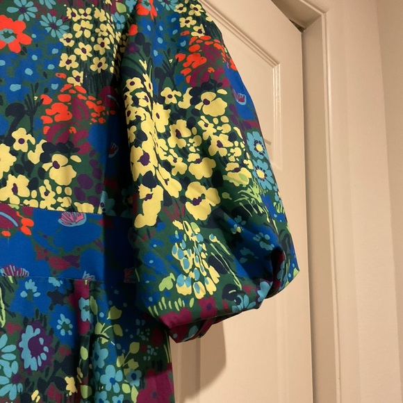 Beulah Style floral dress sz small, bottom is tiered and sleeves are full - Picture 7 of 7